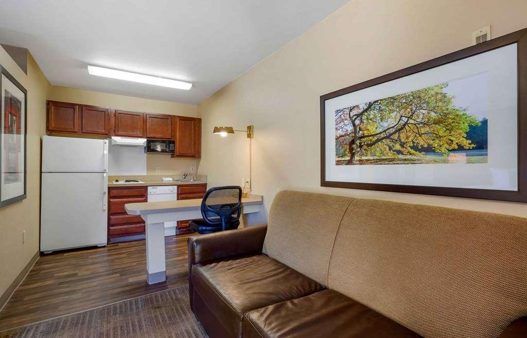 Extended Stay America Select Suites - Phoenix - Airport - E Oak St Стая снимка