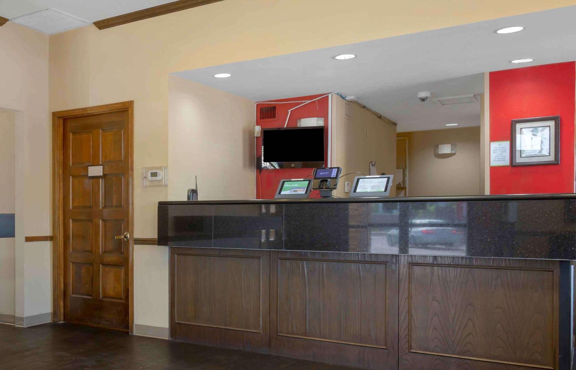 Extended Stay America Select Suites - Phoenix - Airport - E Oak St Екстериор снимка